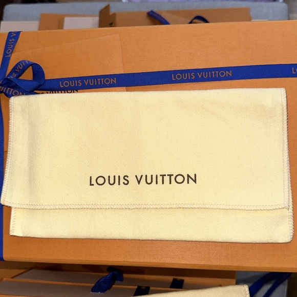 Louis Vuitton long wallet size dustbag 9”x5” - Picture 2 of 13